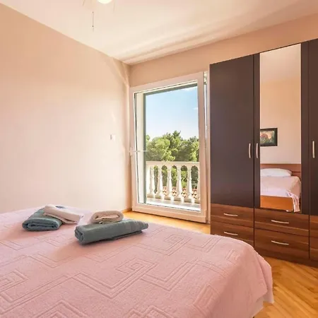Charmantes In Medici Mit Privatem Pool By Interhome *