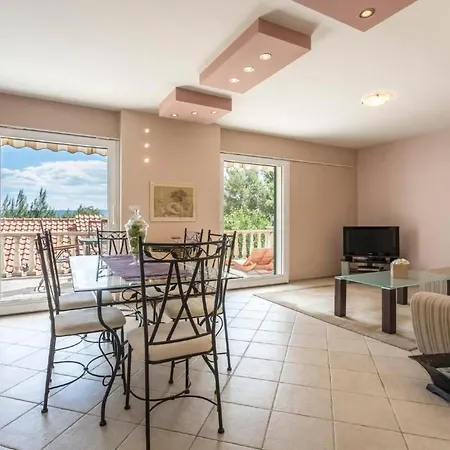 Vikendica Charmantes In Medici Mit Privatem Pool By Interhome