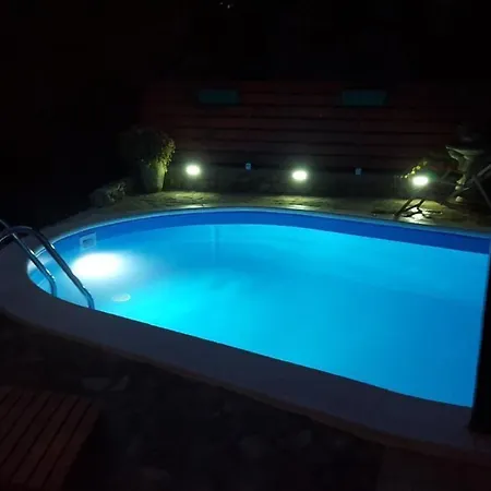 Charmantes In Medici Mit Privatem Pool By Interhome